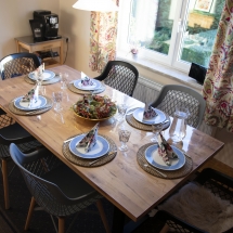 Esszimmer für bis zu acht Personen